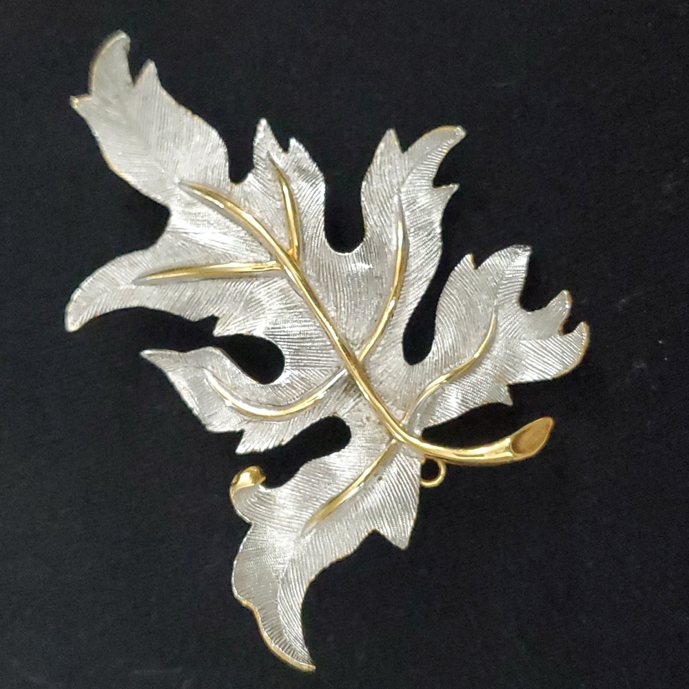 Vintage Judy Lee Brooch pin